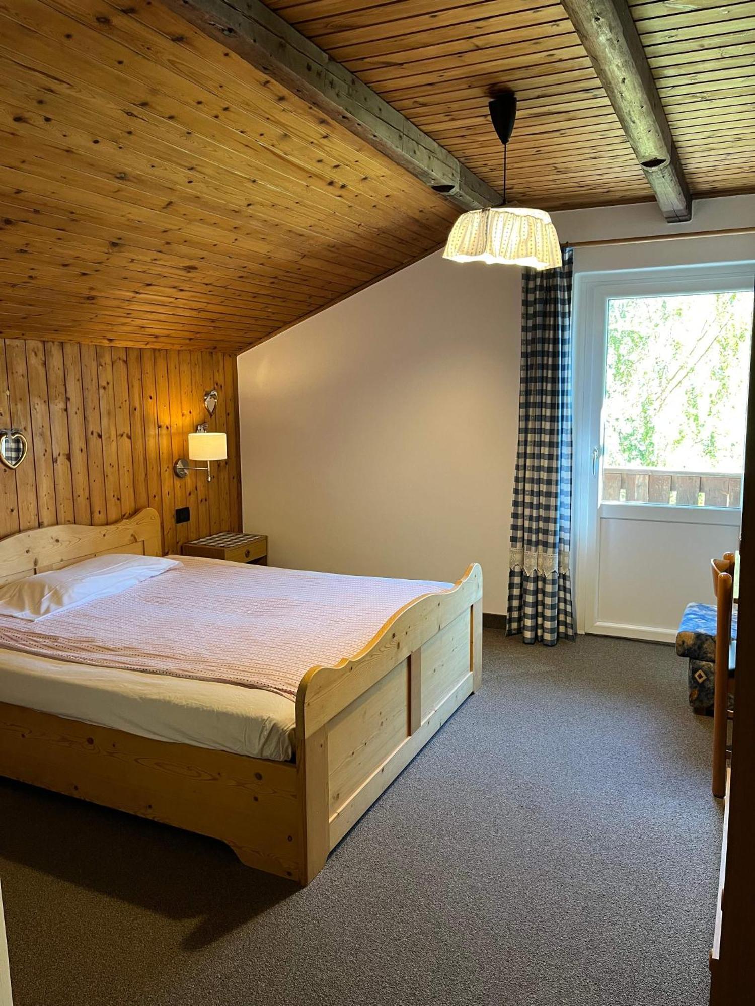 فيغو دي فاسا B&B Bucaneve الغرفة الصورة